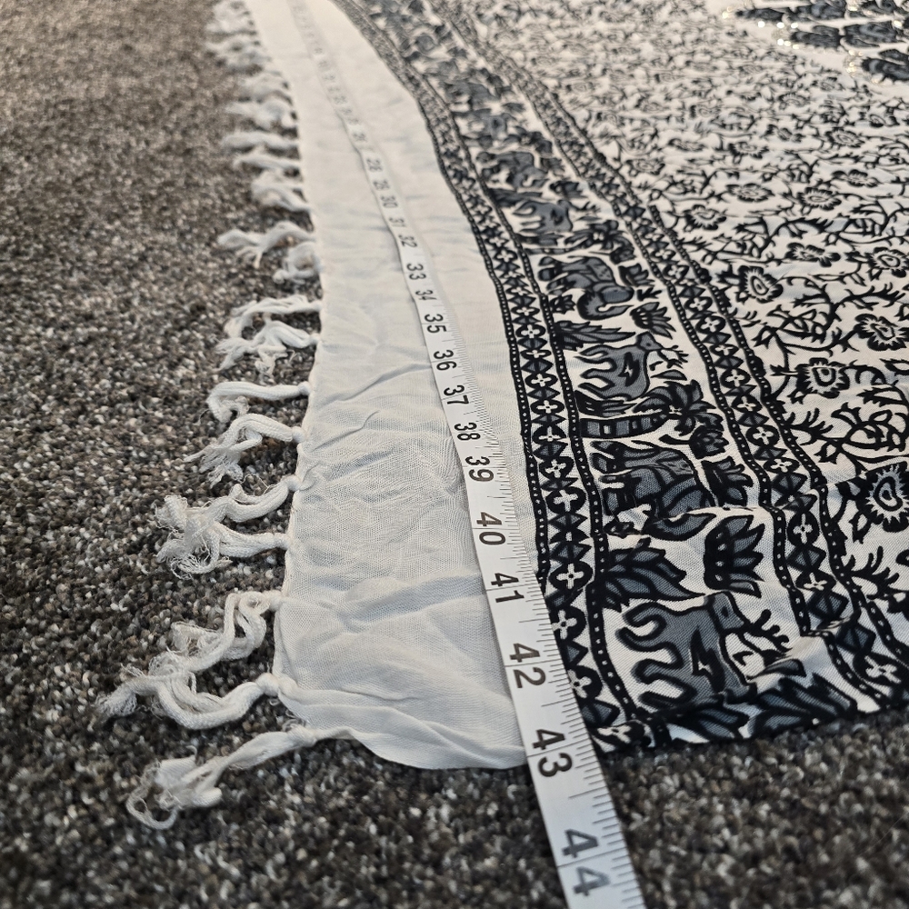 Indonesian White Sun Sarong - Picture 7 of 8